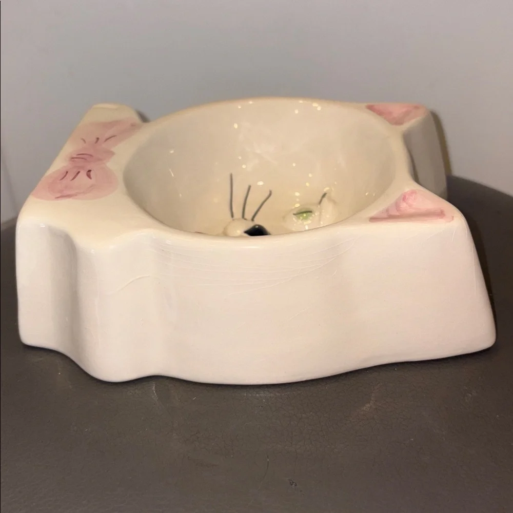 Adorable Ceramic Cat-Shaped Pet Bowl with 3-D Eyes and Nose and Painted Pink Bow